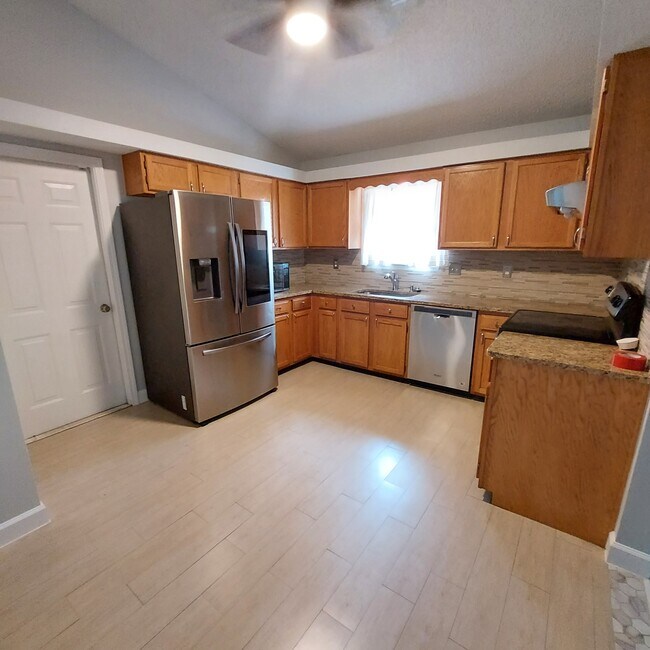 Building Photo - 4722 Fireside Dr