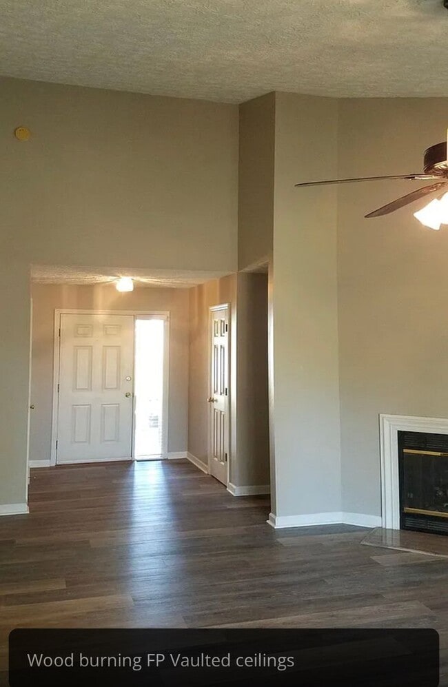 Building Photo - Knoxville 37922 - Available Now! 3 bedroom, 2 bath home - Contact Susan Niedergeses 865-300-4722