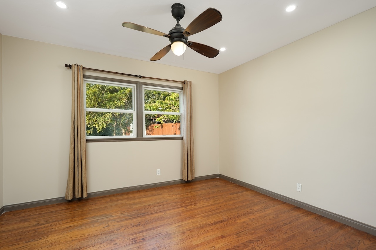 Building Photo - 2587 S Westgate Ave