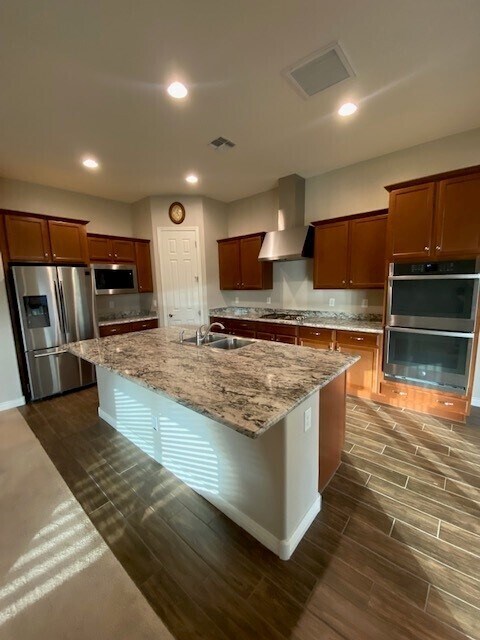 Building Photo - 10245 W Pinnacle Vista Dr