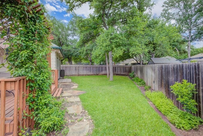 Building Photo - 3624 Malone Dr