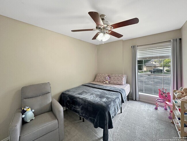 Building Photo - A beautifully remodeled 3-bedroom 2.5-bath...