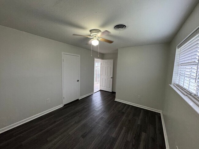 Building Photo - 6493 Marcie St