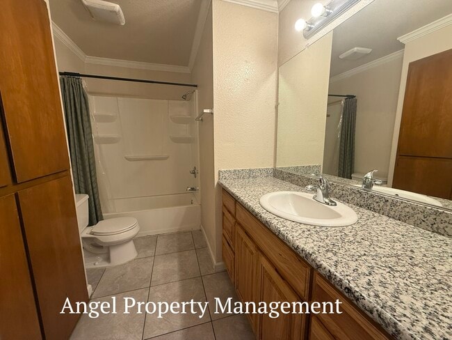 Building Photo - 6557 37th Ave