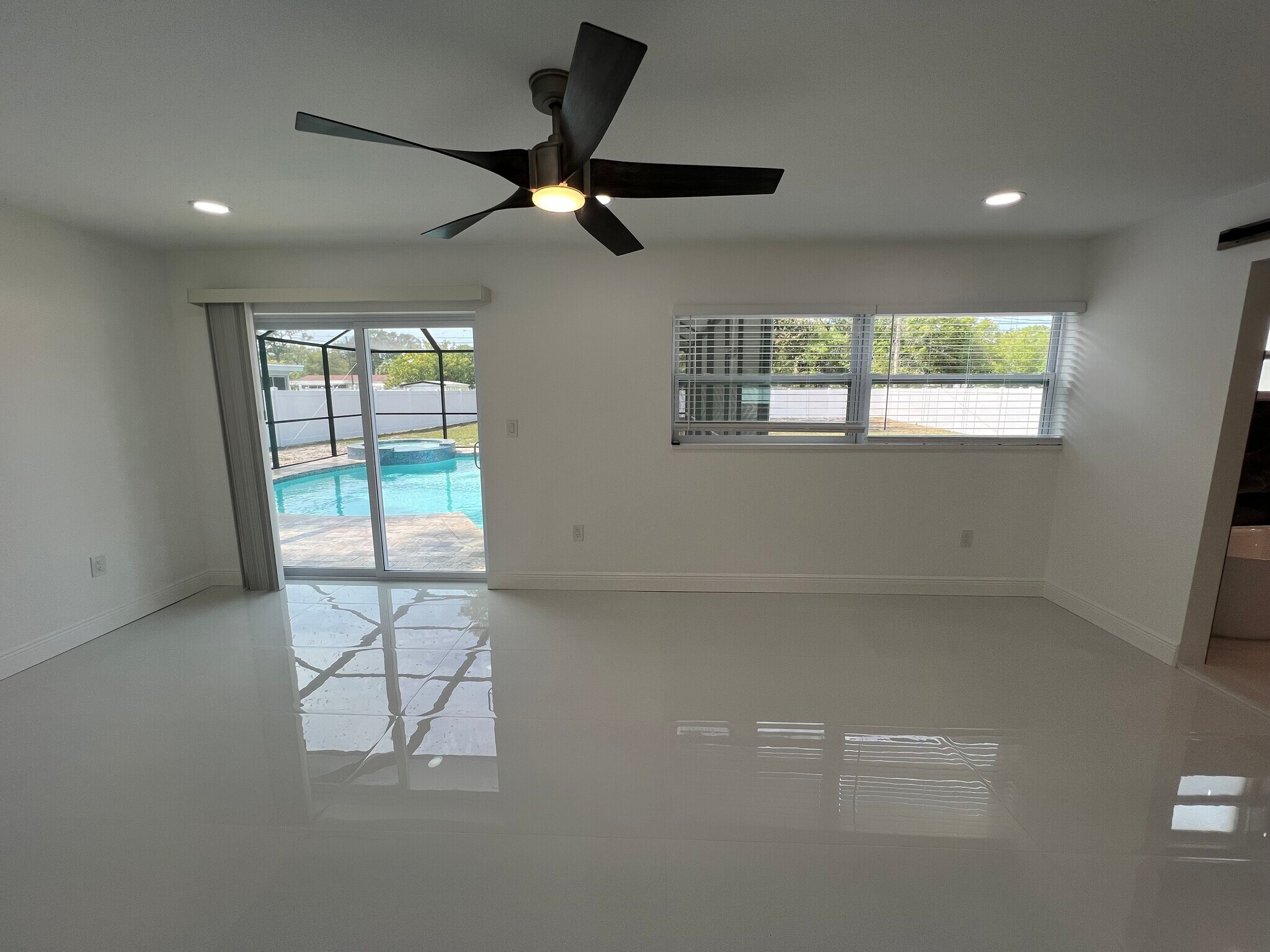 Building Photo - 2641 Miranda Way S