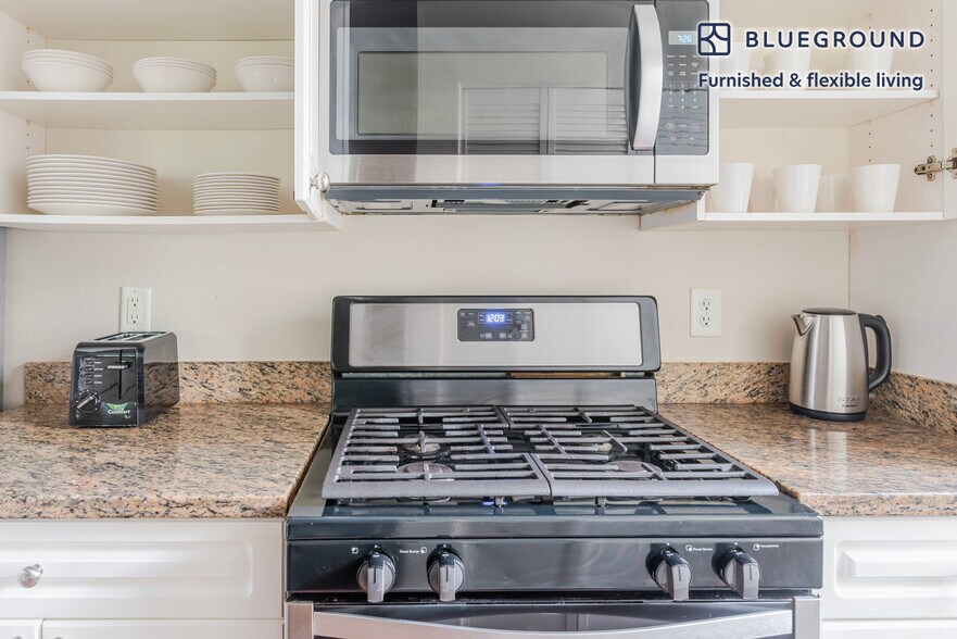 Building Photo - 700 Agnew Rd