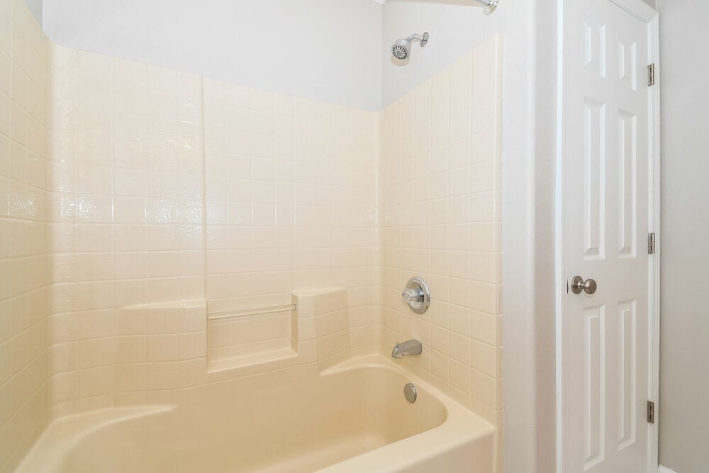 Building Photo - 2427 Brian Lakes Dr E