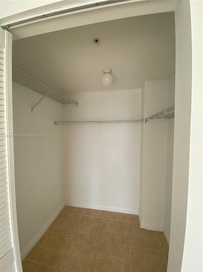 Building Photo - 2425 SW 27th Ave