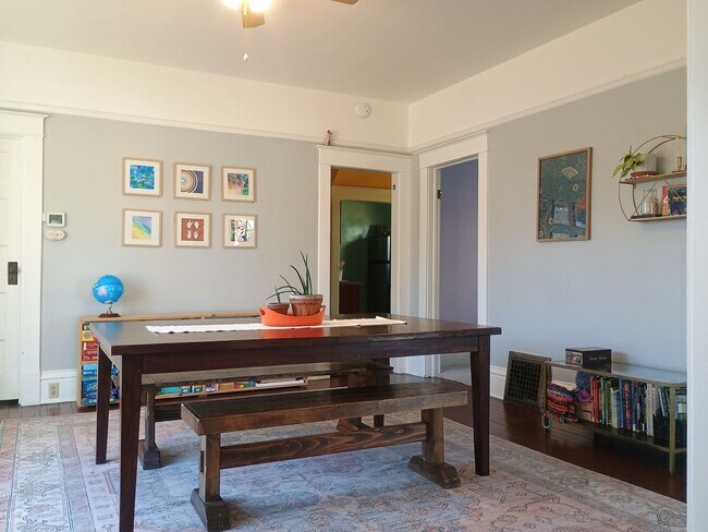 Building Photo - Spacious Craftsman in the Heart of North Spokane