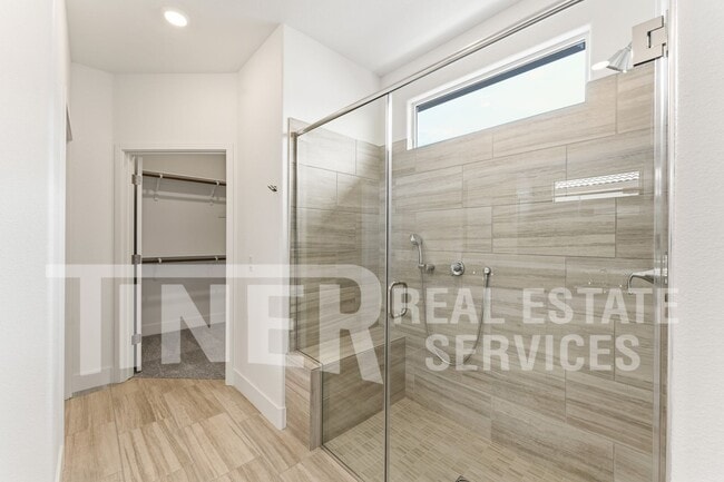 Building Photo - 2231 Oswego St