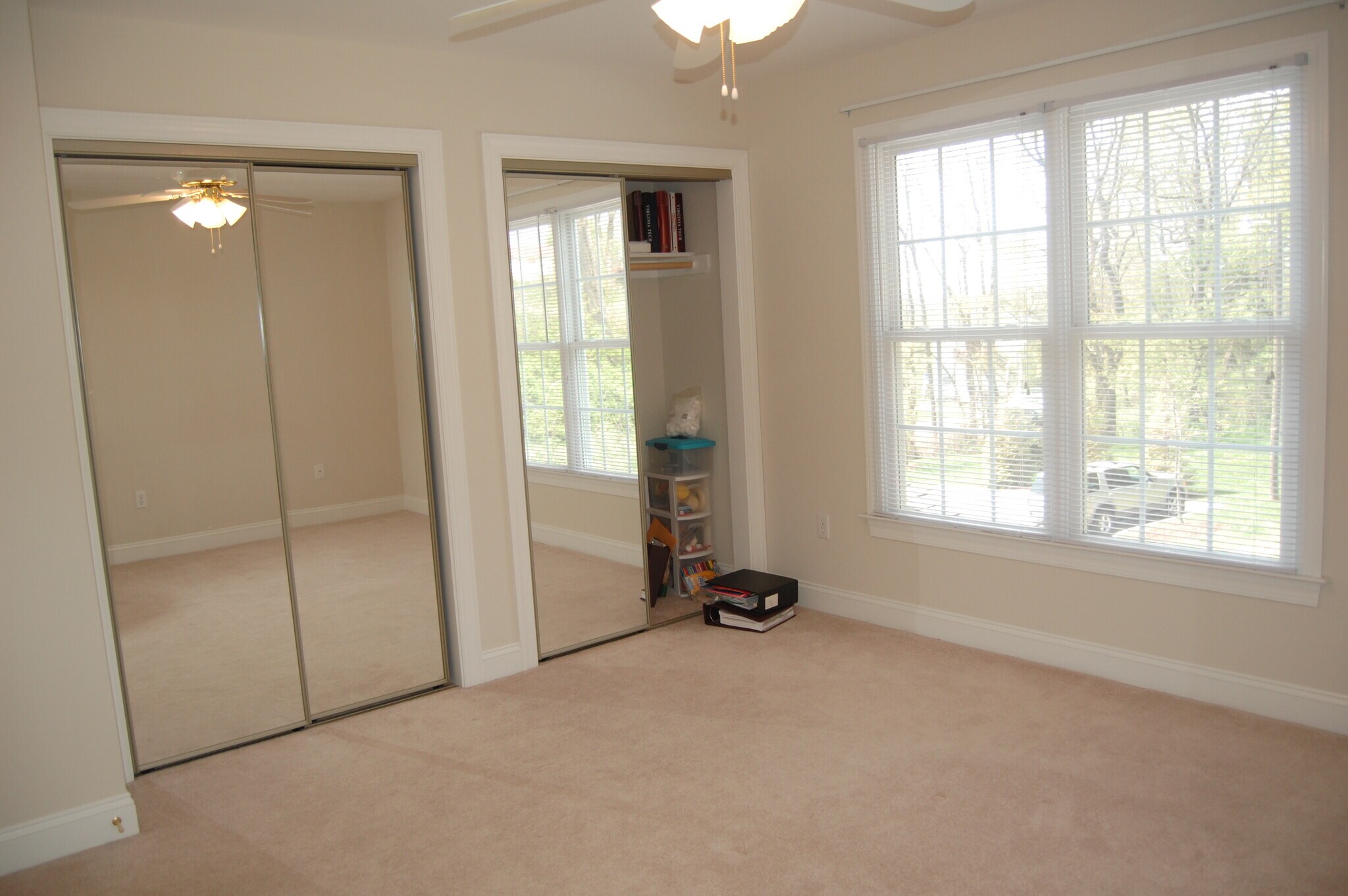 Building Photo - 210 Heights Ln