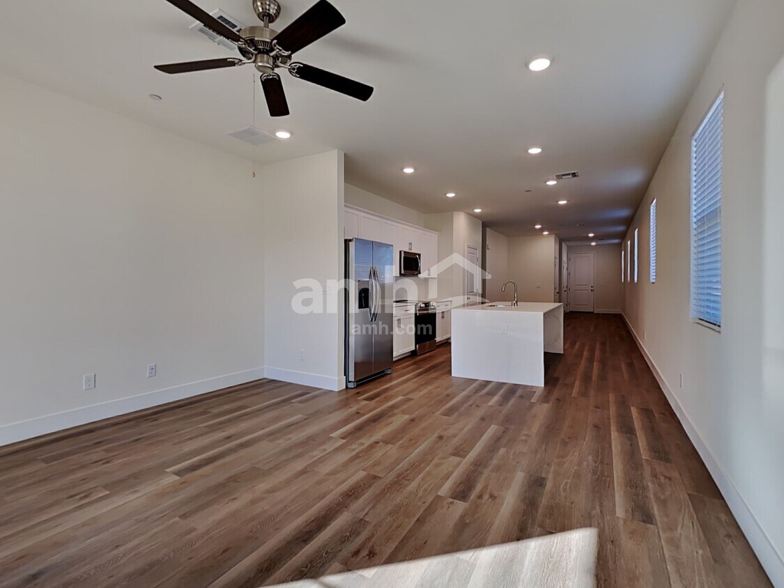 Building Photo - 854 English Primrose St