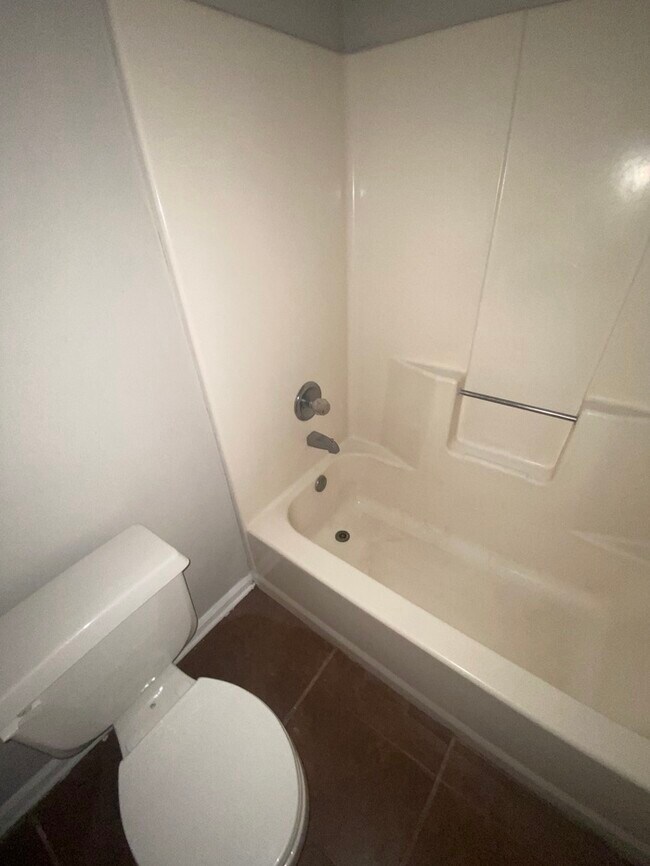 Building Photo - 5541 Oak Branch Cir - Available Now!