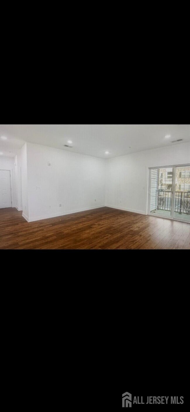 Building Photo - 714 Stiller Ln