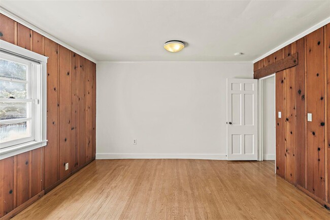 Building Photo - Large, Beautiful Upper Piedmont Home