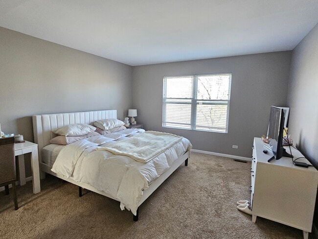 Building Photo - 4012 Blackstone Dr