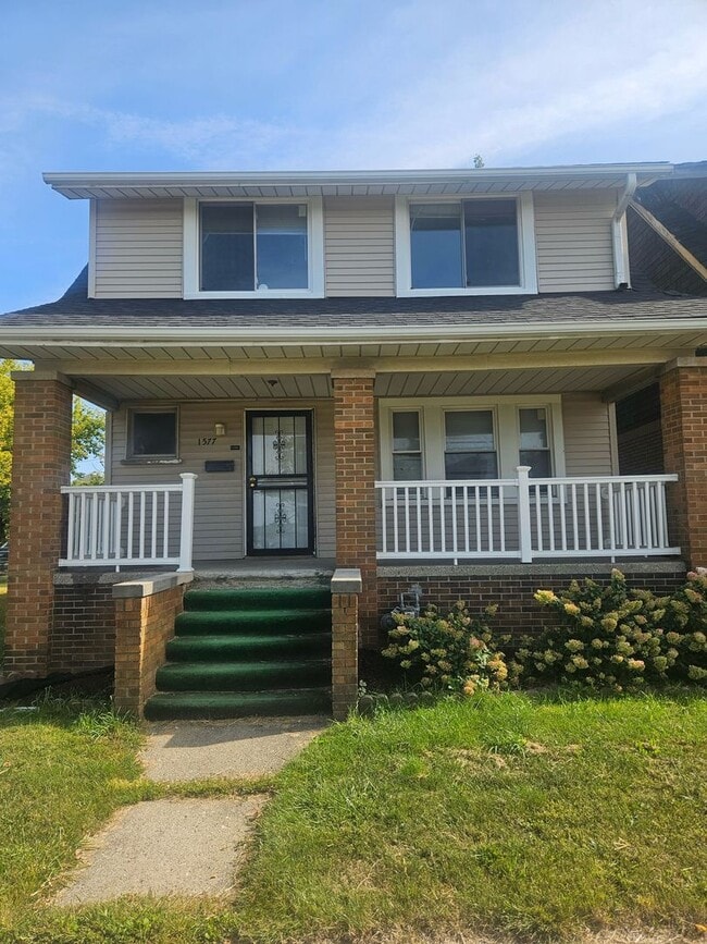 Building Photo - 1577 Tyler St
