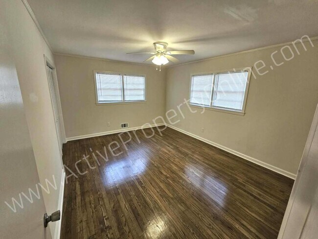 Building Photo - 777 Windsor Rd