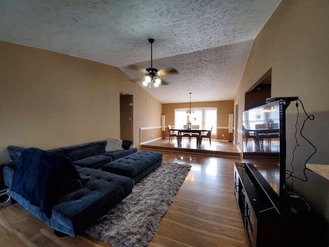 Building Photo - 6786 Candlewood Dr