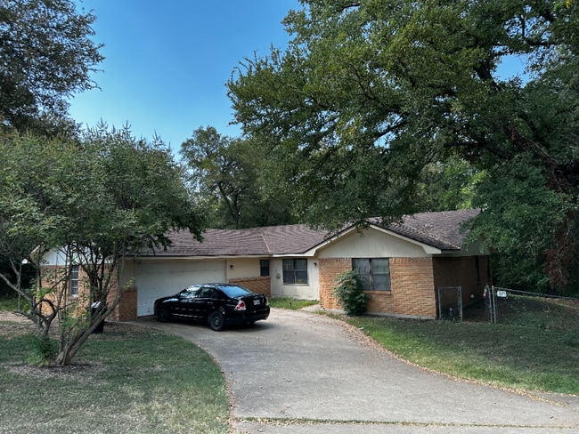Building Photo - 8507 Bosque Blvd