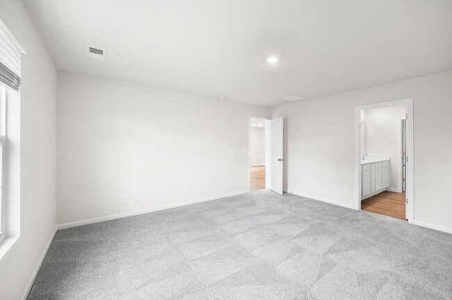 Building Photo - 115 Broadtree Cir