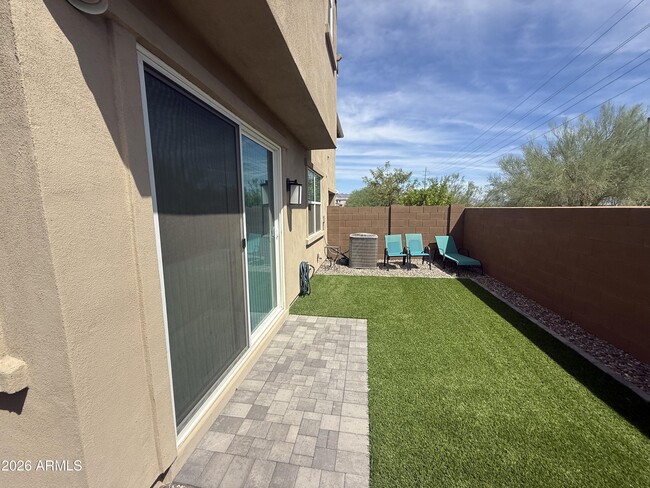 Building Photo - 5835 E Rose Garden Ln