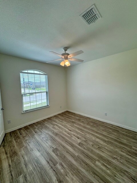 Building Photo - 5036 Waterway Dr