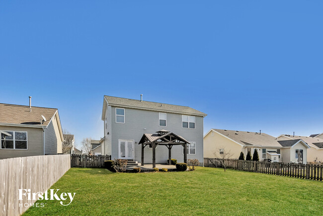 Building Photo - 1903 Briarfield Dr