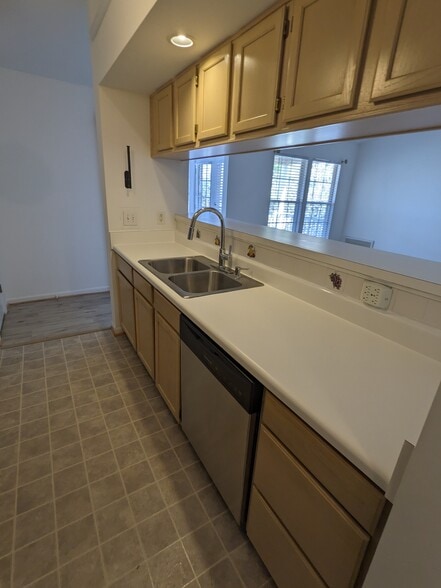 Building Photo - 13101 Briarcliff Ter