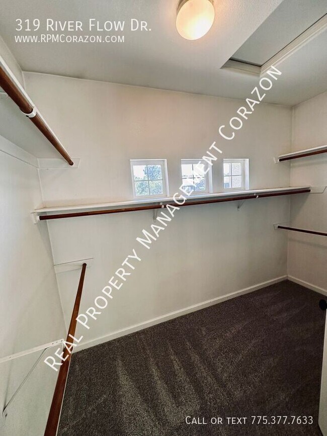 Building Photo - 319 River Flow Dr