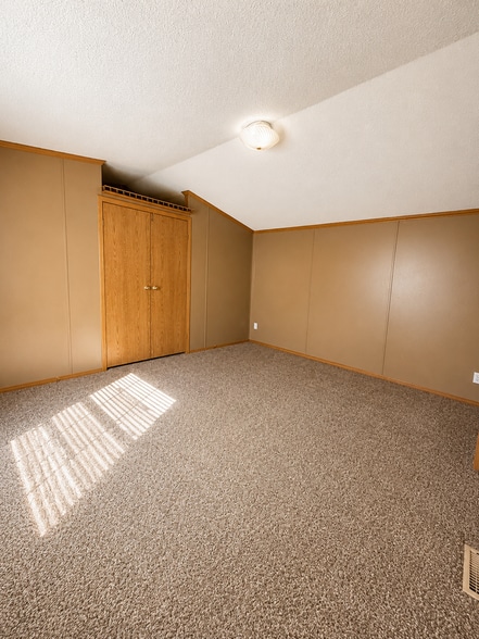 Building Photo - 925 N Wesley St