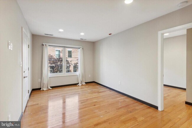 Building Photo - 1819 Ginnodo St