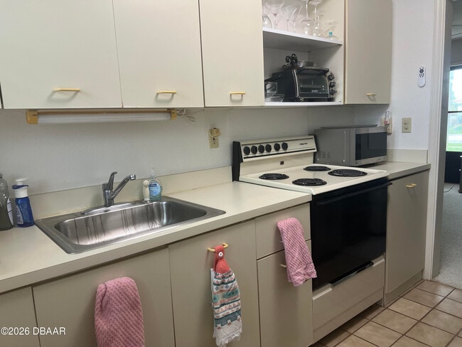 Building Photo - 205 Cardinal Dr