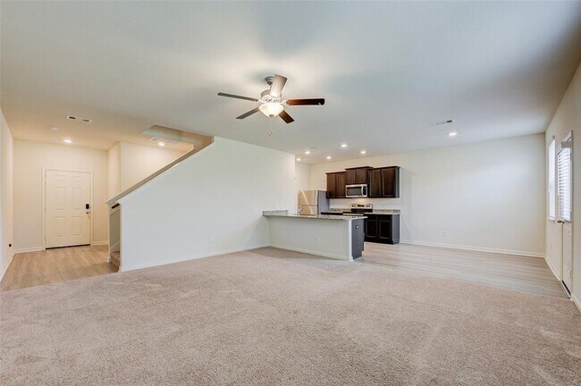 Building Photo - 28057 Irving Dr
