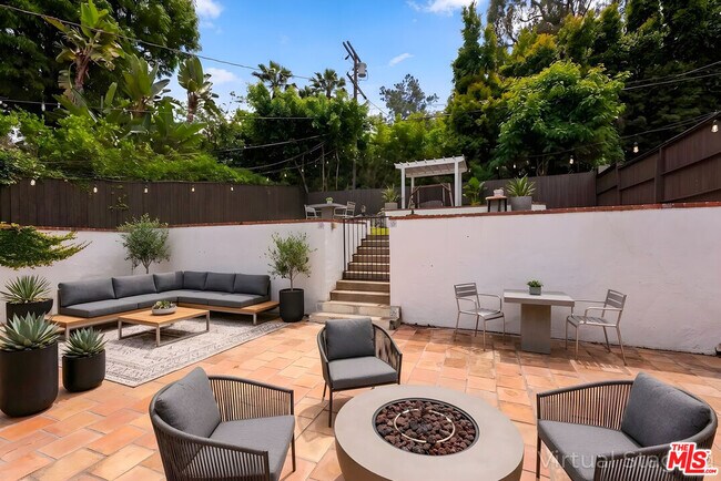 Building Photo - 3740 Lankershim Blvd