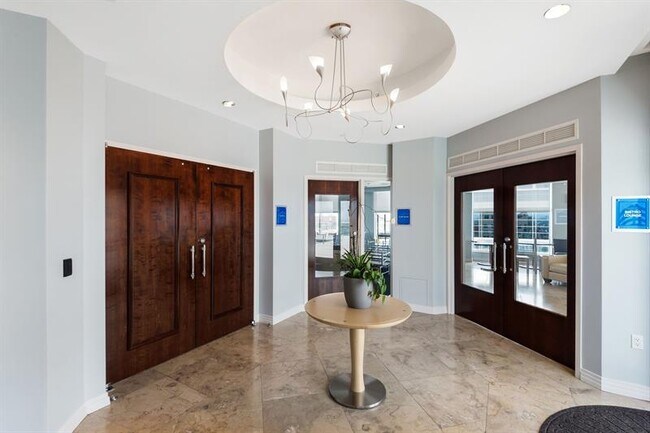 Building Photo - 350 SE 2nd St