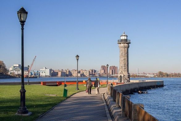 Building Photo - 455 Main St