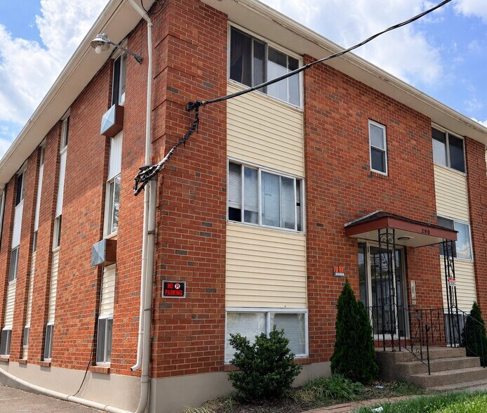 Building Photo - 290 Washington St