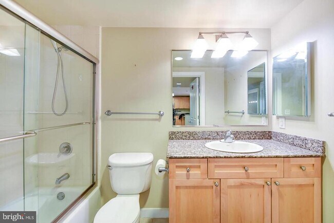 Building Photo - 777 7th St NW