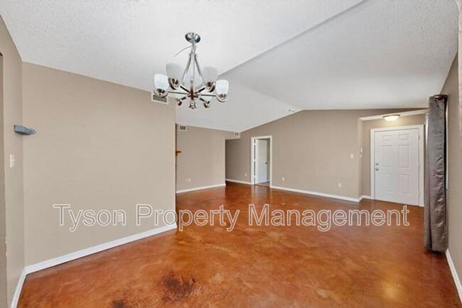 Building Photo - 11204 Miravista Pl SE
