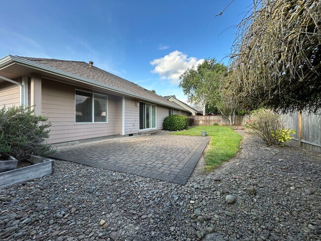 Building Photo - Beautiful Single Family Home in N. Keizer
