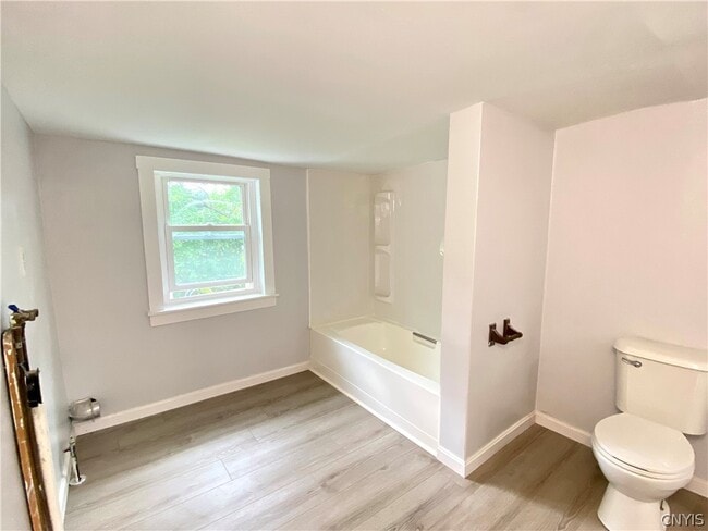 Building Photo - 17 Florence St