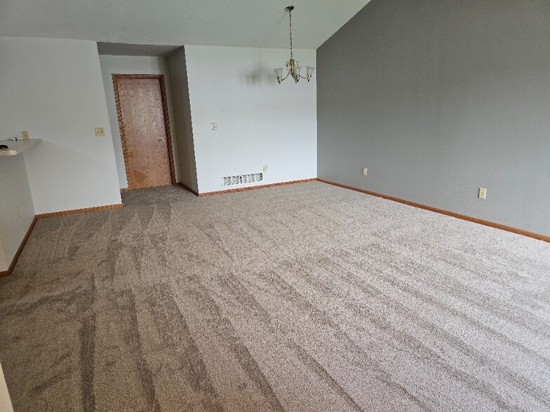 Building Photo - 1523 Pohl Rd