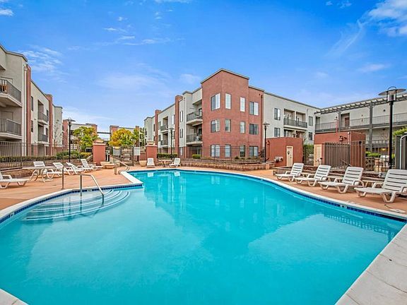 Building Photo - 1060 S Third St