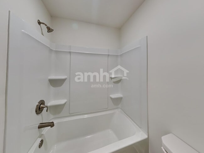 Building Photo - 513 Slew Dr