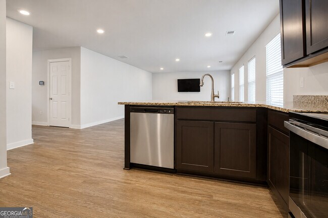Building Photo - 1129 Bluecoat Cir