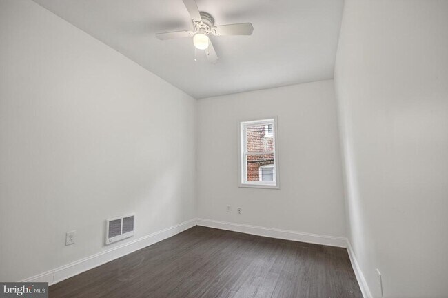 Building Photo - 3138 W Allegheny Ave
