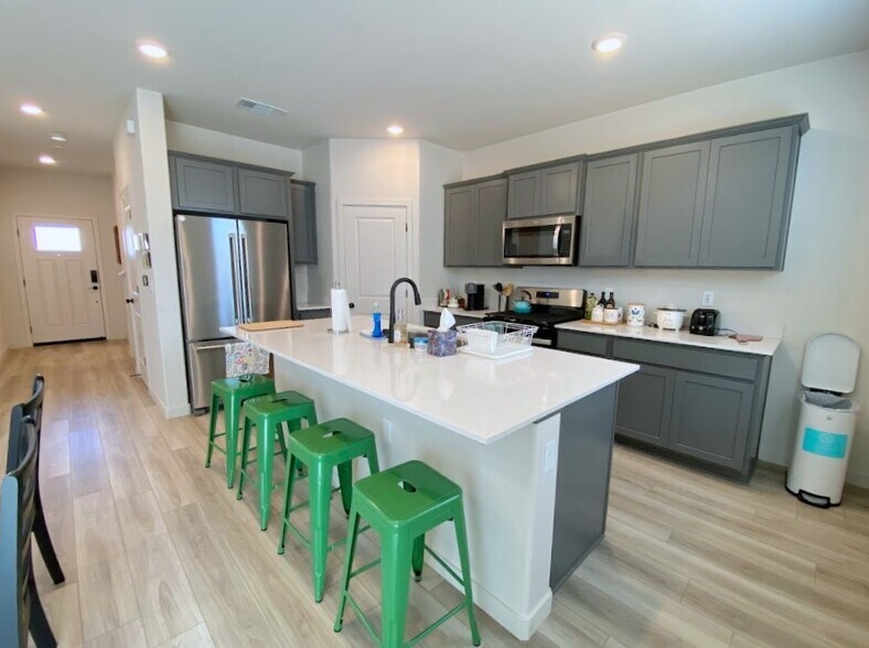 Building Photo - 4188 Adobe Ct