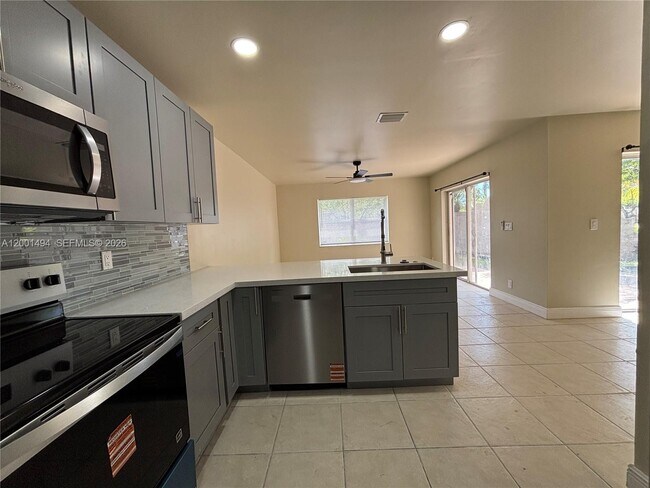 Building Photo - 5450 NW 94th Terrace