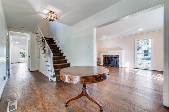 Building Photo - 6255 Deloache Ave